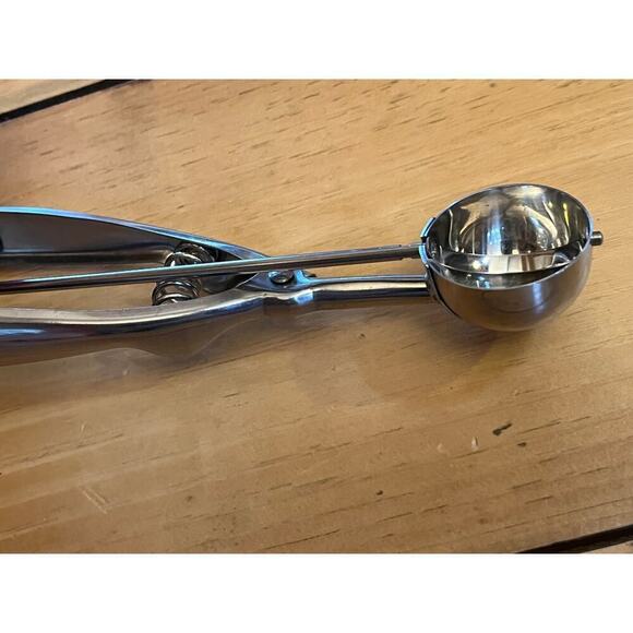 Vintage? Metal Ice cream scoop. Kitchen tools. Unbranded. - Picture 1 of 6